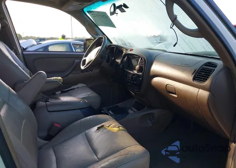 2004 Toyota Sequoia Sr5 V8 z USA, uszkodzony, nr VIN 5TDZT34A04S220874